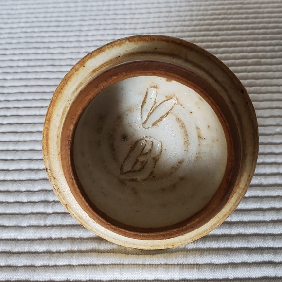 Handmade Studio Pottered Teapot Vintage Art Pottery Brown Beige Signed VB 32oz - Picture 8 of 11